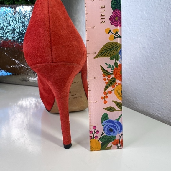 kate spade New York peep toe Italian Suede Heart Stiletto Pump Heel Red Size 6.5 - Picture 11 of 14